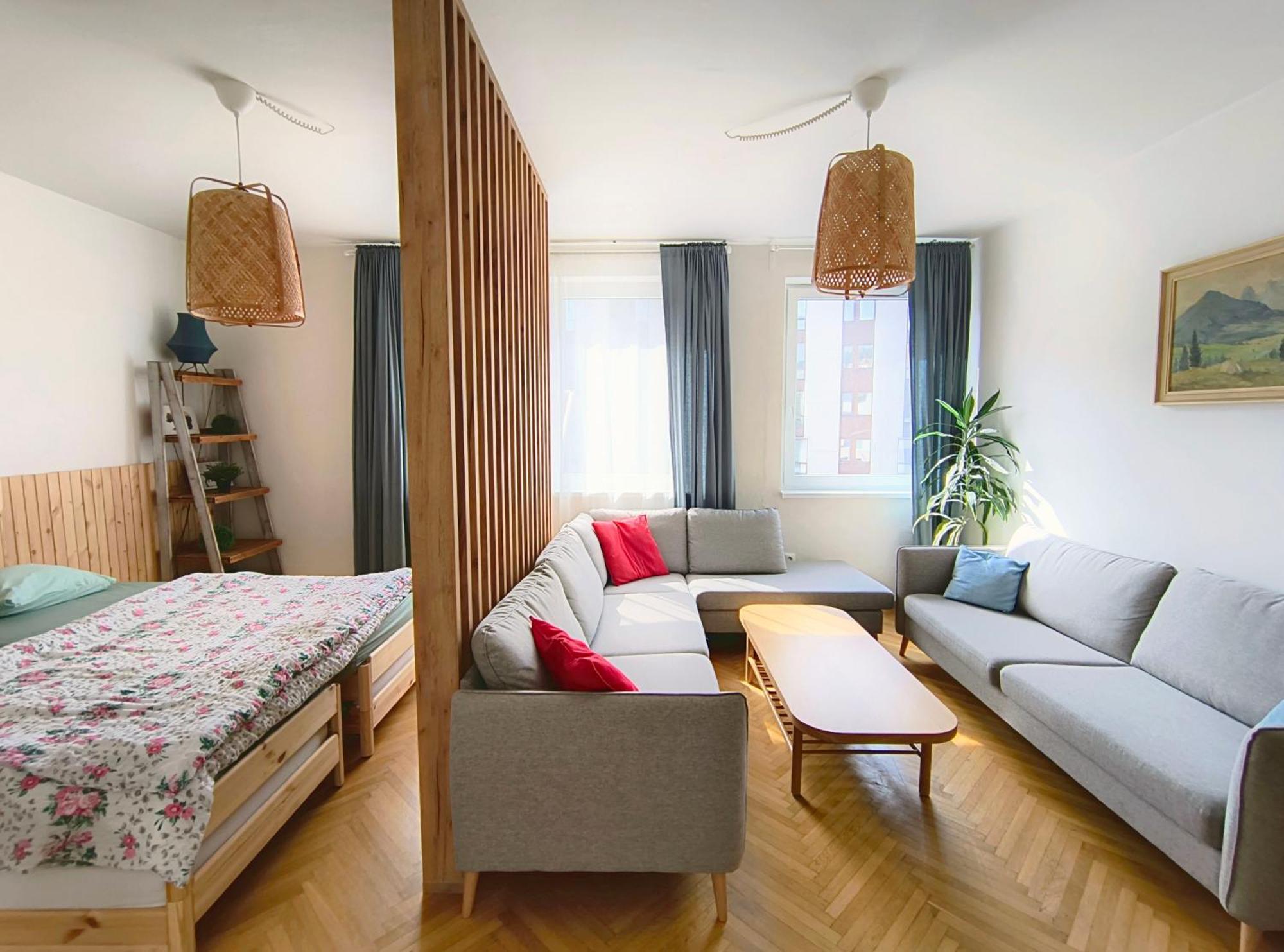 Big Stay - 4 Bedroom, 2 Bathroom Central Apartment With Ac Bratislava Eksteriør billede