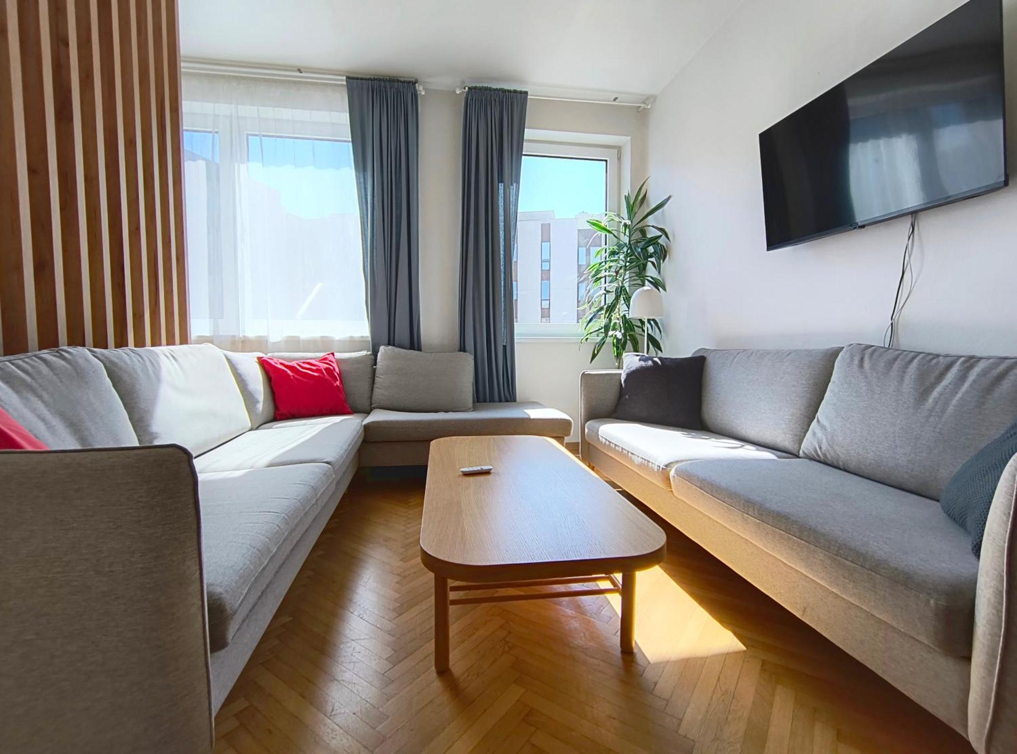 Big Stay - 4 Bedroom, 2 Bathroom Central Apartment With Ac Bratislava Eksteriør billede
